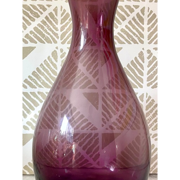 Mid Century Modern Amethyst Vase. Mod Style. - Picture 2 of 4